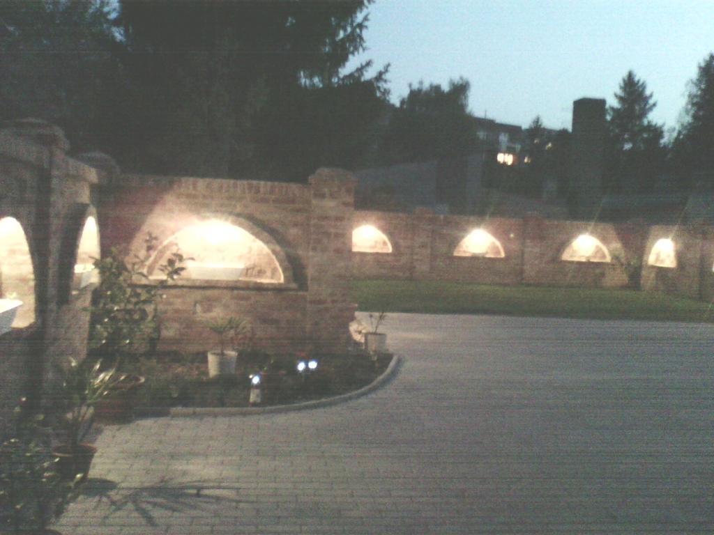 Bástya Apartmanház Sárvár Esterno foto