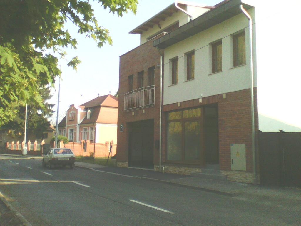 Bástya Apartmanház Sárvár Esterno foto